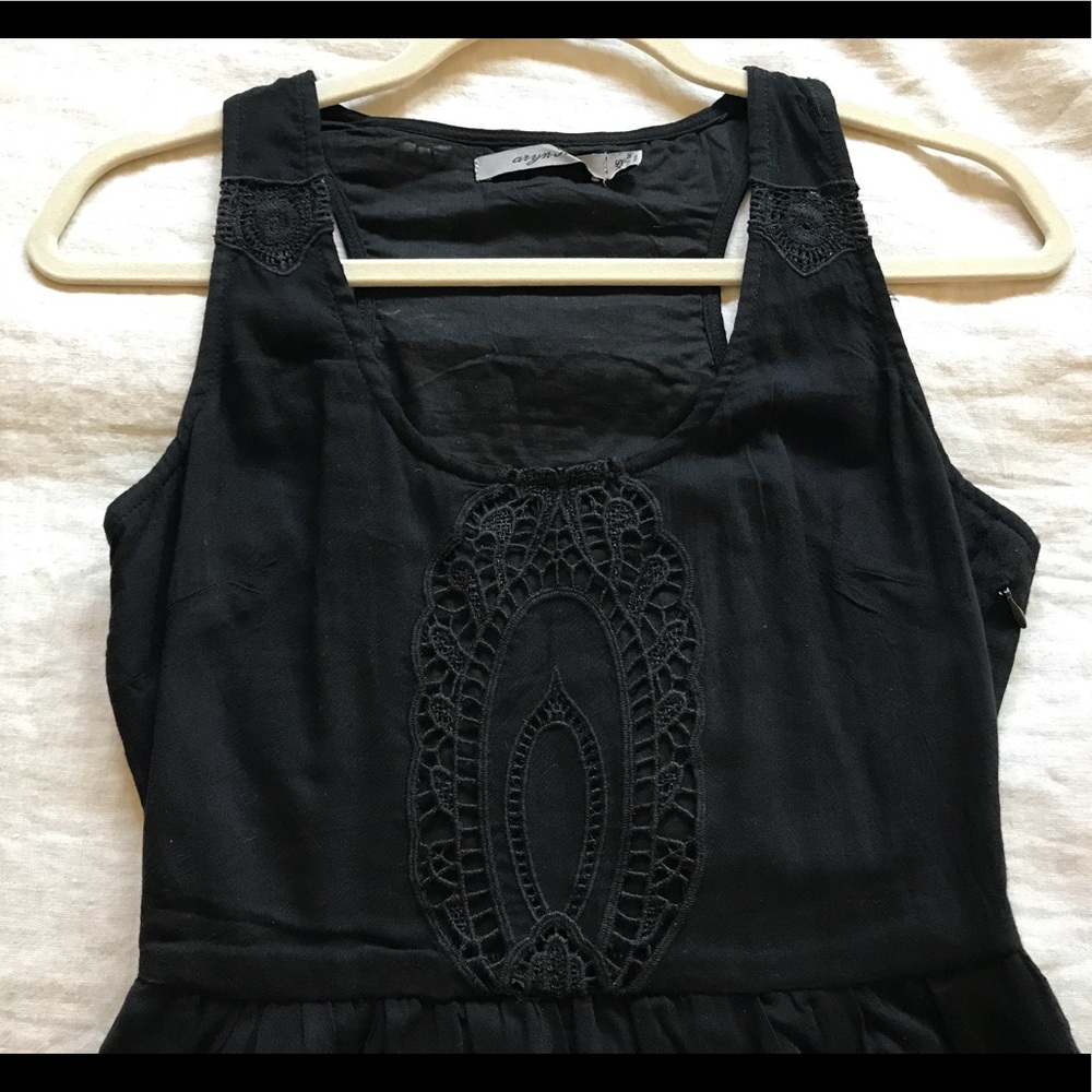 Aryn K sleeveless black dress XS lace embroidery